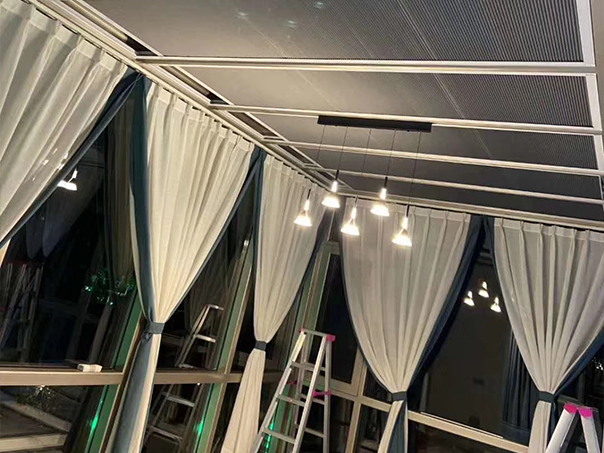 室內(nèi)電動蜂巢簾